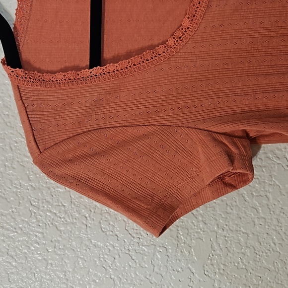 Old Navy tee - Picture 3 of 4